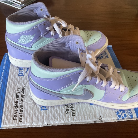 Turquoise/Lavender Air Jordans - Picture 3 of 14